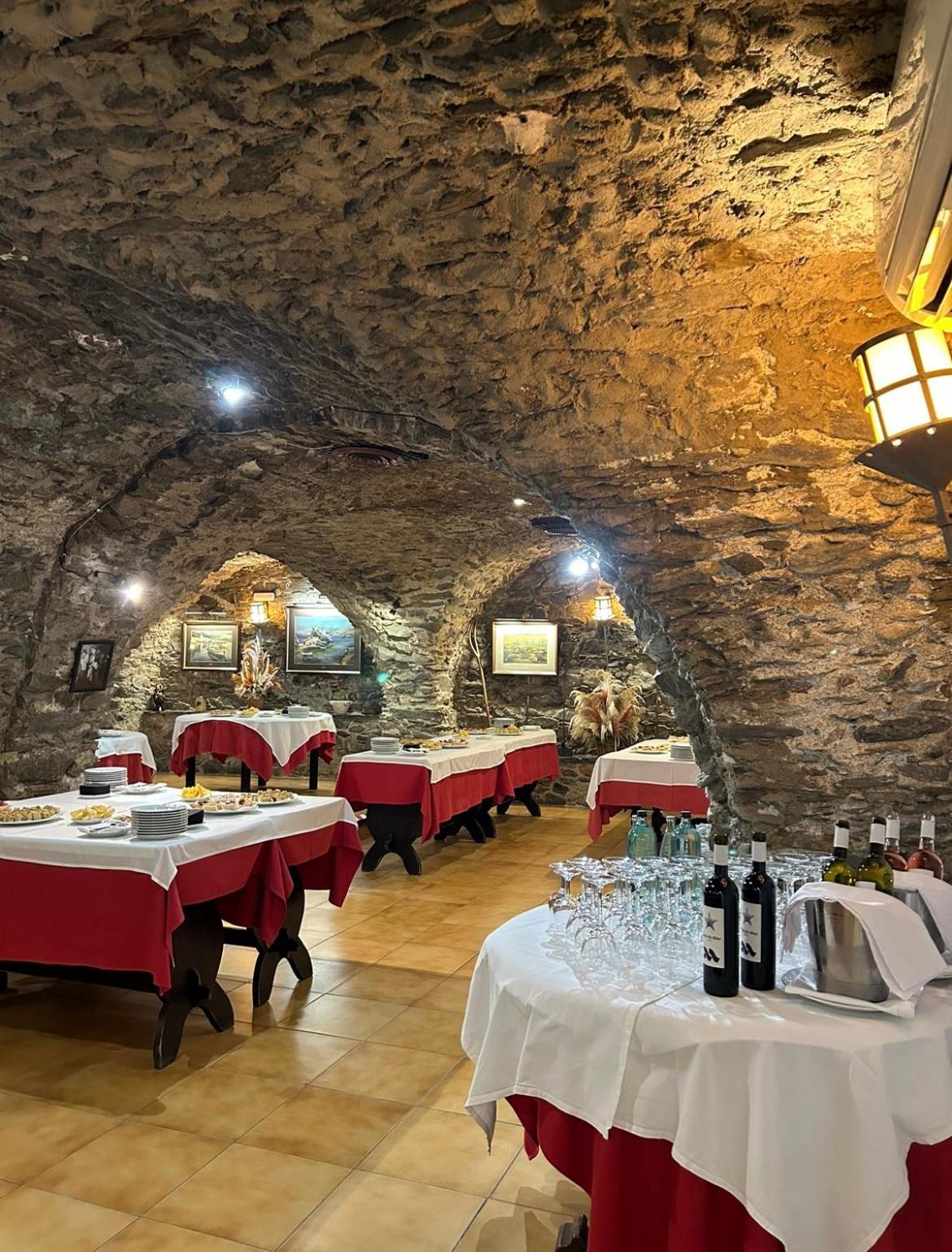 Hostal La Tina El Port De La Selva エクステリア 写真