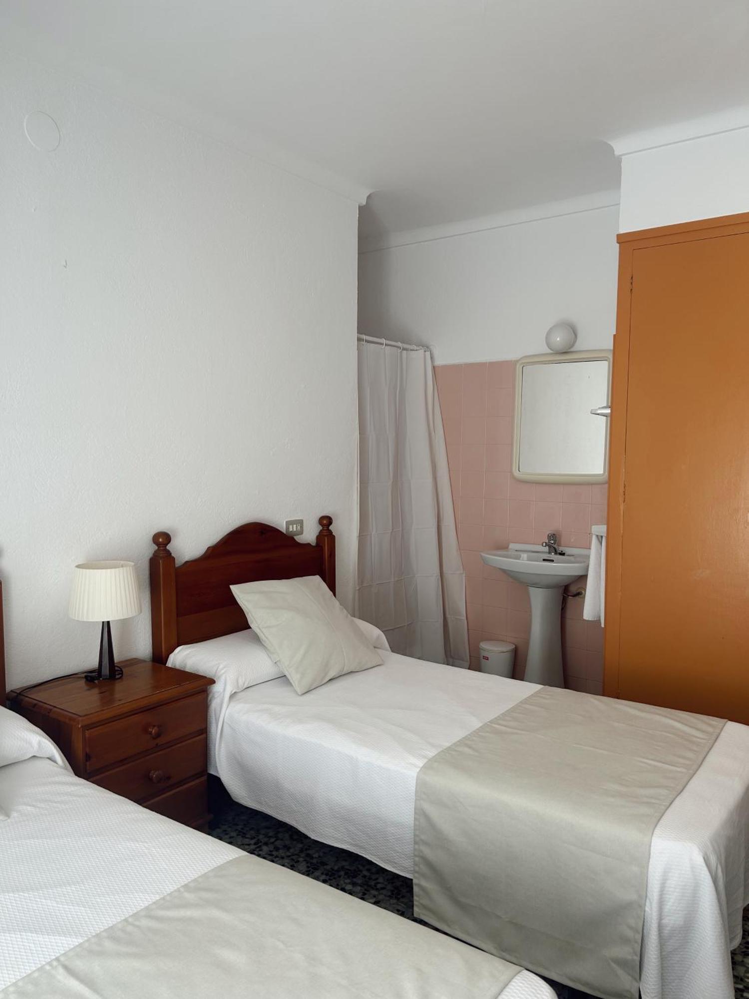 Hostal La Tina El Port De La Selva エクステリア 写真