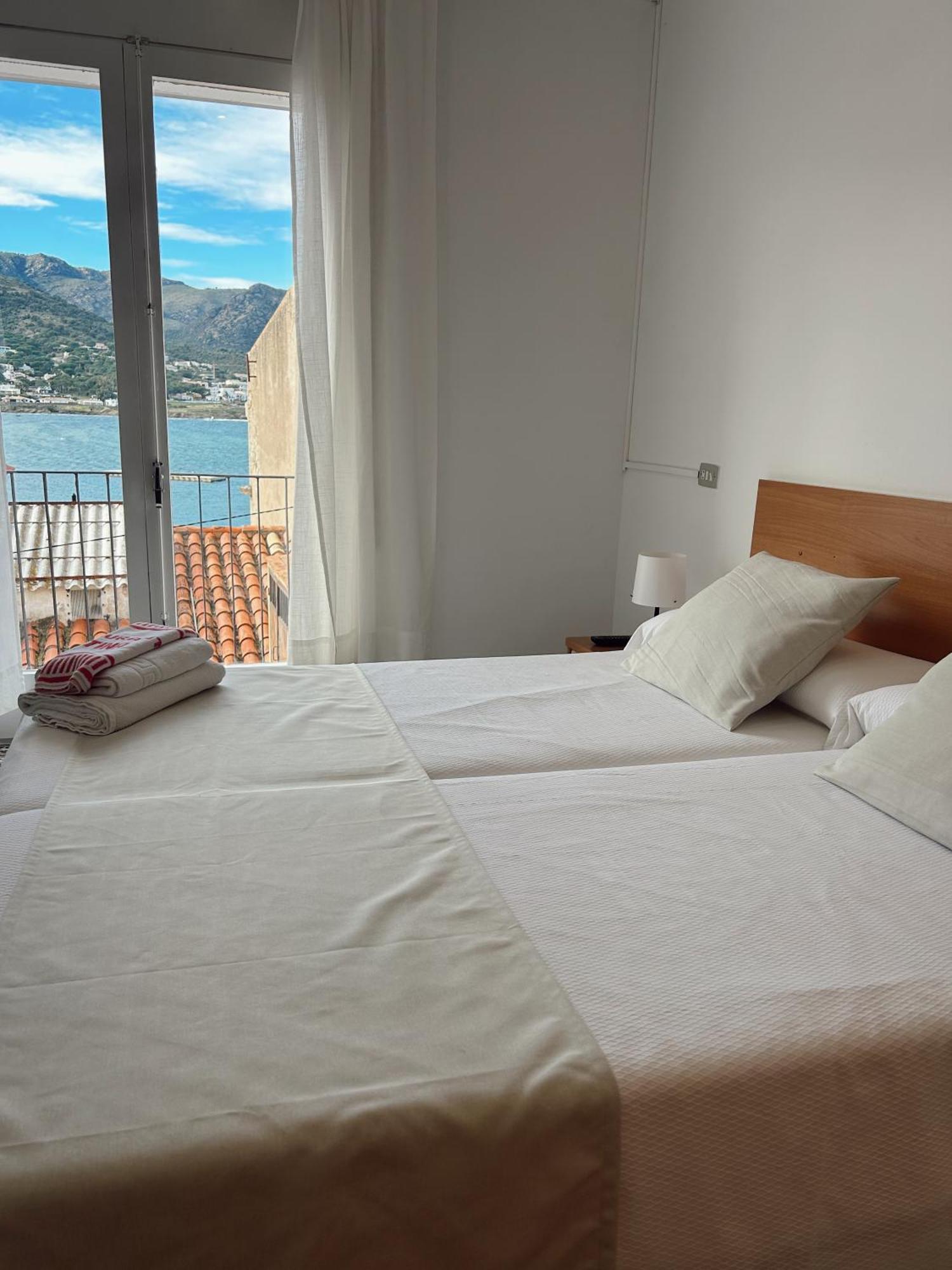 Hostal La Tina El Port De La Selva エクステリア 写真